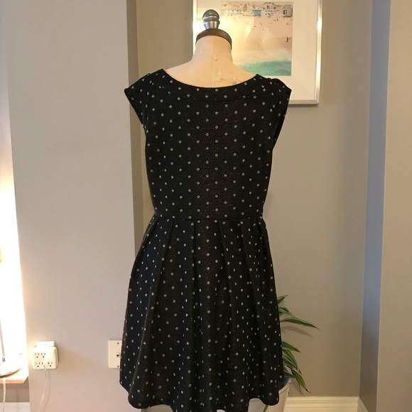 Black and Gold Cocktail Dress - Picture 5 of 6